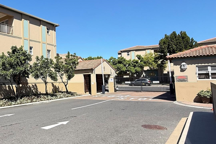 2 Bedroom Property for Sale in Royal Ascot Western Cape